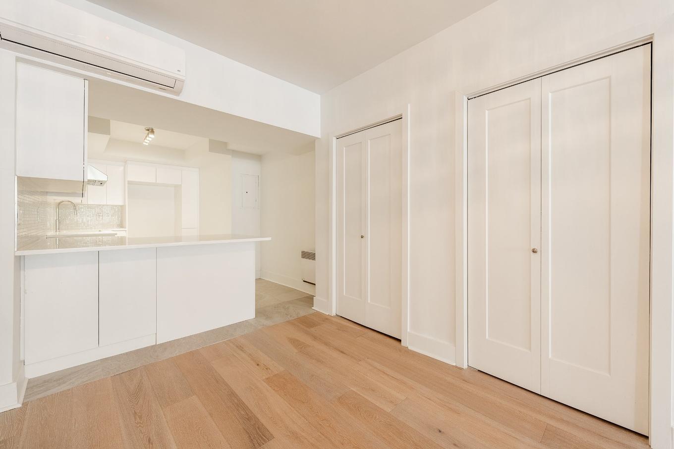 Cuisine - 15-1520 Av. Du Docteur-Penfield, Montréal (Ville-Marie), QC - Indoor Photo Showing Other Room