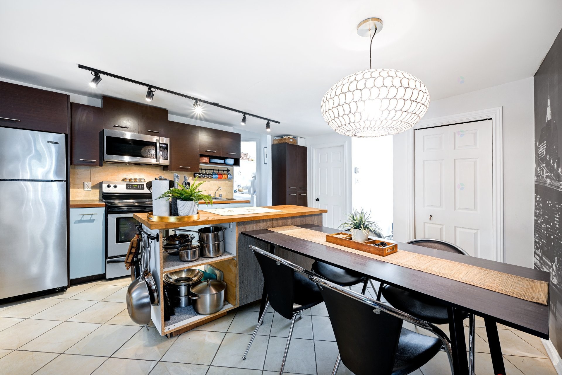 Kitchen - 13 Rue Alfred, Laval (Sainte-Rose), QC - Indoor Photo Showing Other Room