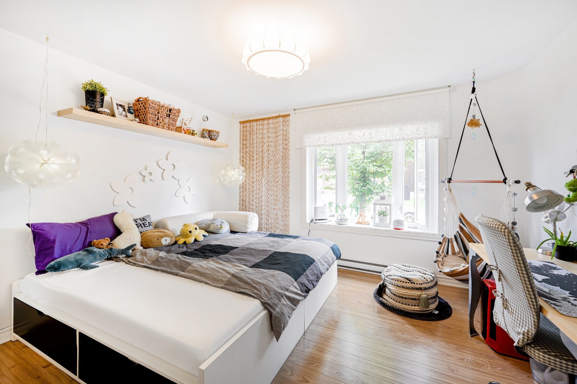 Bedroom - 13 Rue Alfred, Laval (Sainte-Rose), QC - Indoor Photo Showing Bedroom