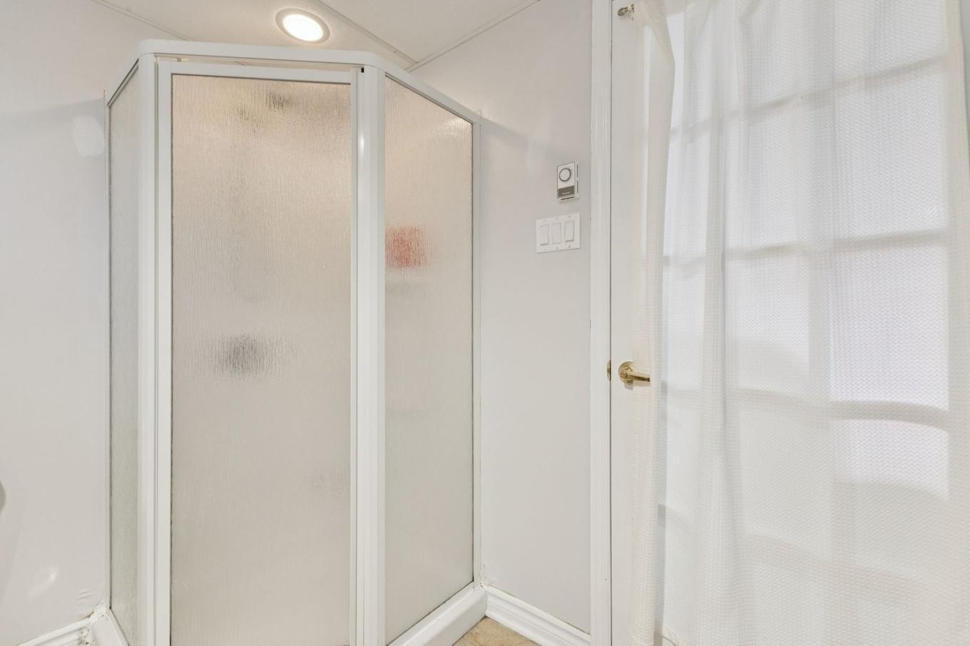 Salle de bains - 246 Rue Des Tulipes, Gatineau (Gatineau), QC - Indoor Photo Showing Bathroom