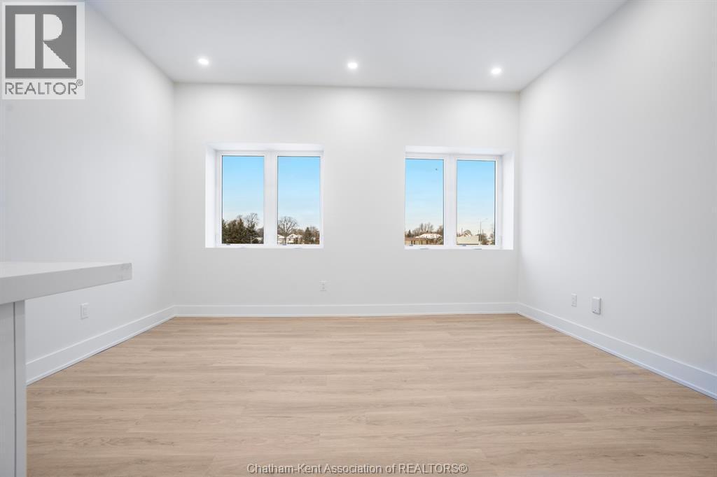 153 King Street Unit# 9, Chatham, ON - Indoor Photo Showing Other Room