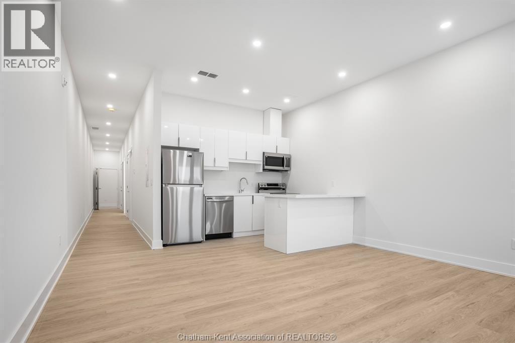 153 King Street Unit# 9, Chatham, ON - Indoor Photo Showing Kitchen