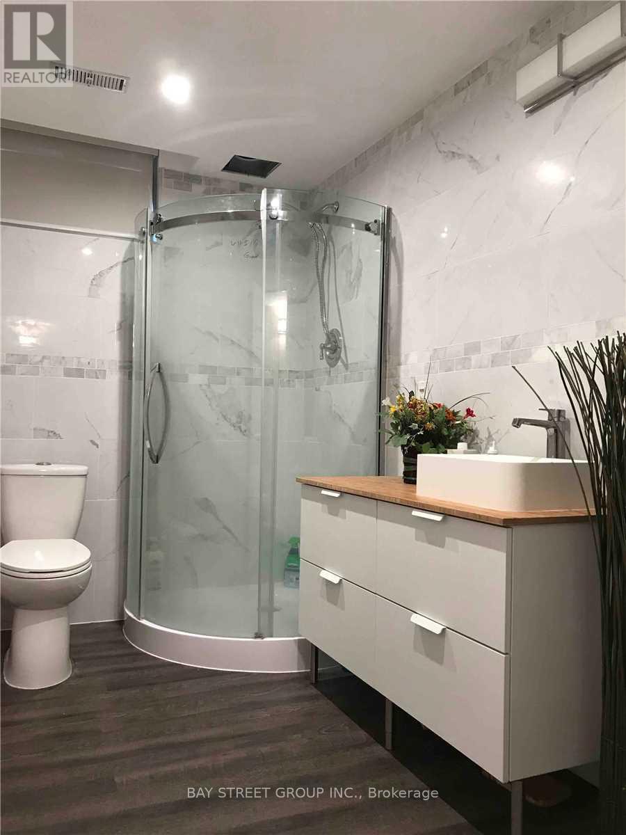 109 Hua Du Avenue, Markham, ON - Indoor Photo Showing Bathroom