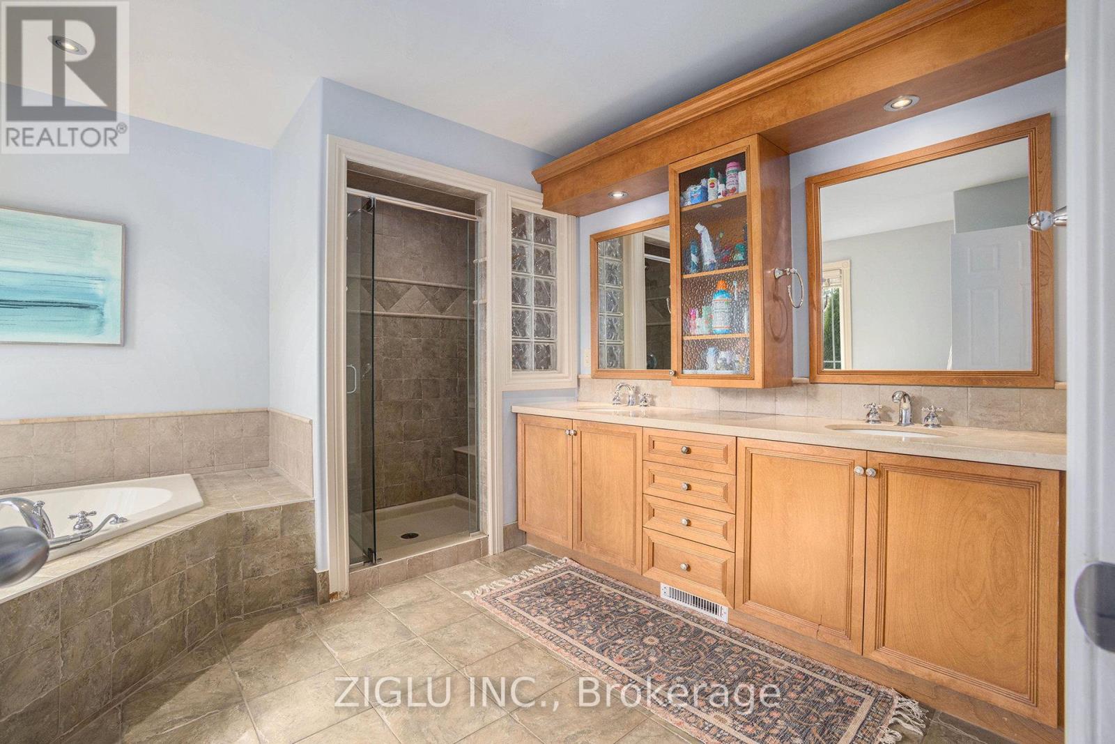 38 Oradea Crescent, Ottawa, ON - Indoor Photo Showing Bathroom