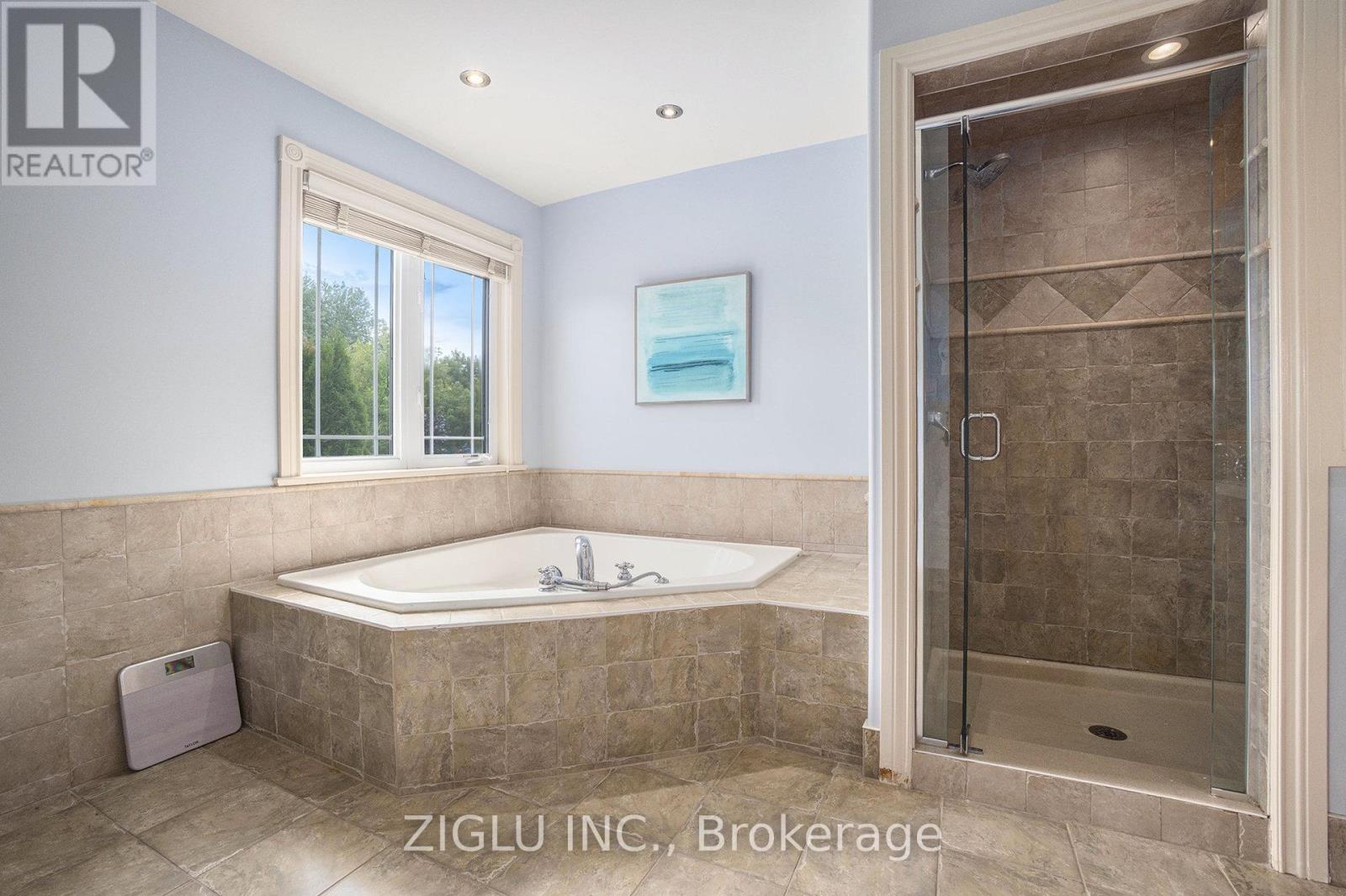 38 Oradea Crescent, Ottawa, ON - Indoor Photo Showing Bathroom