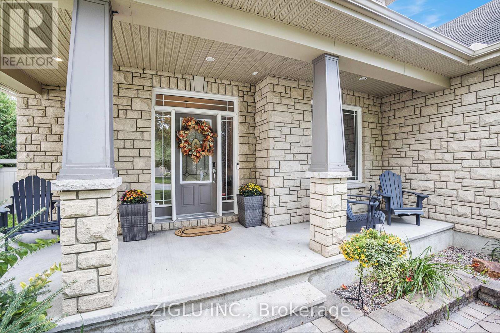 38 Oradea Crescent, Ottawa, ON - Outdoor With Deck Patio Veranda