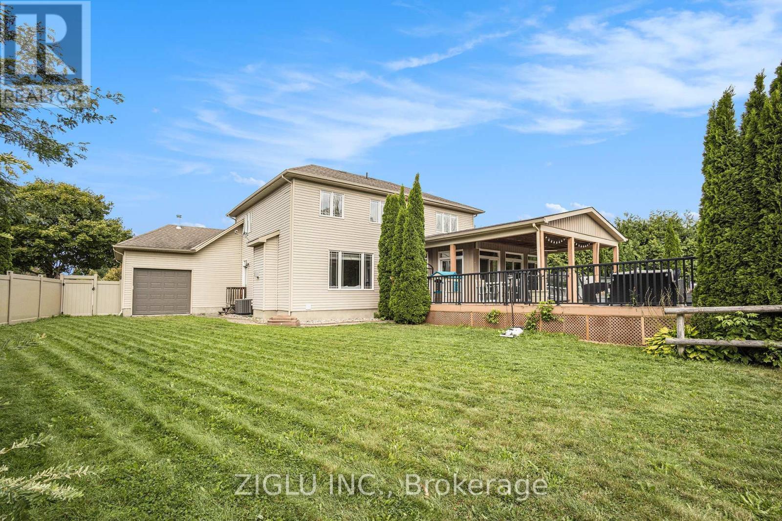 38 Oradea Crescent, Ottawa, ON - Outdoor With Deck Patio Veranda