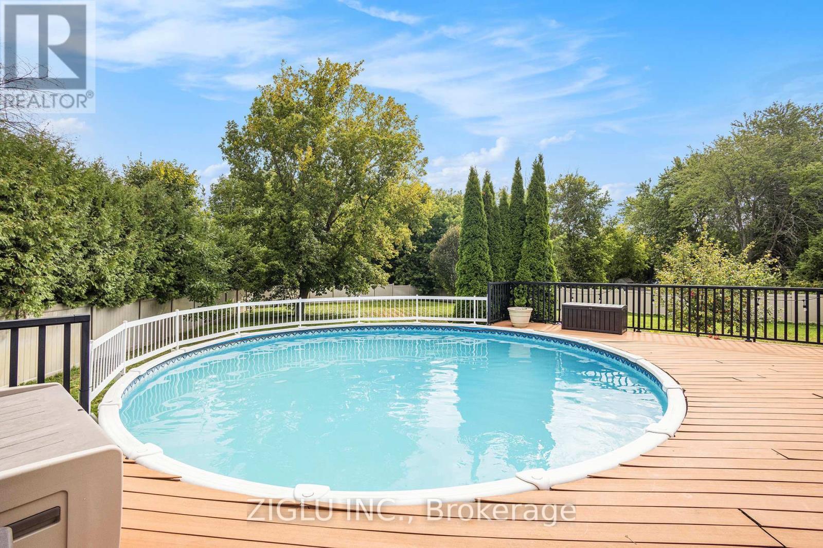38 Oradea Crescent, Ottawa, ON - Outdoor With Above Ground Pool