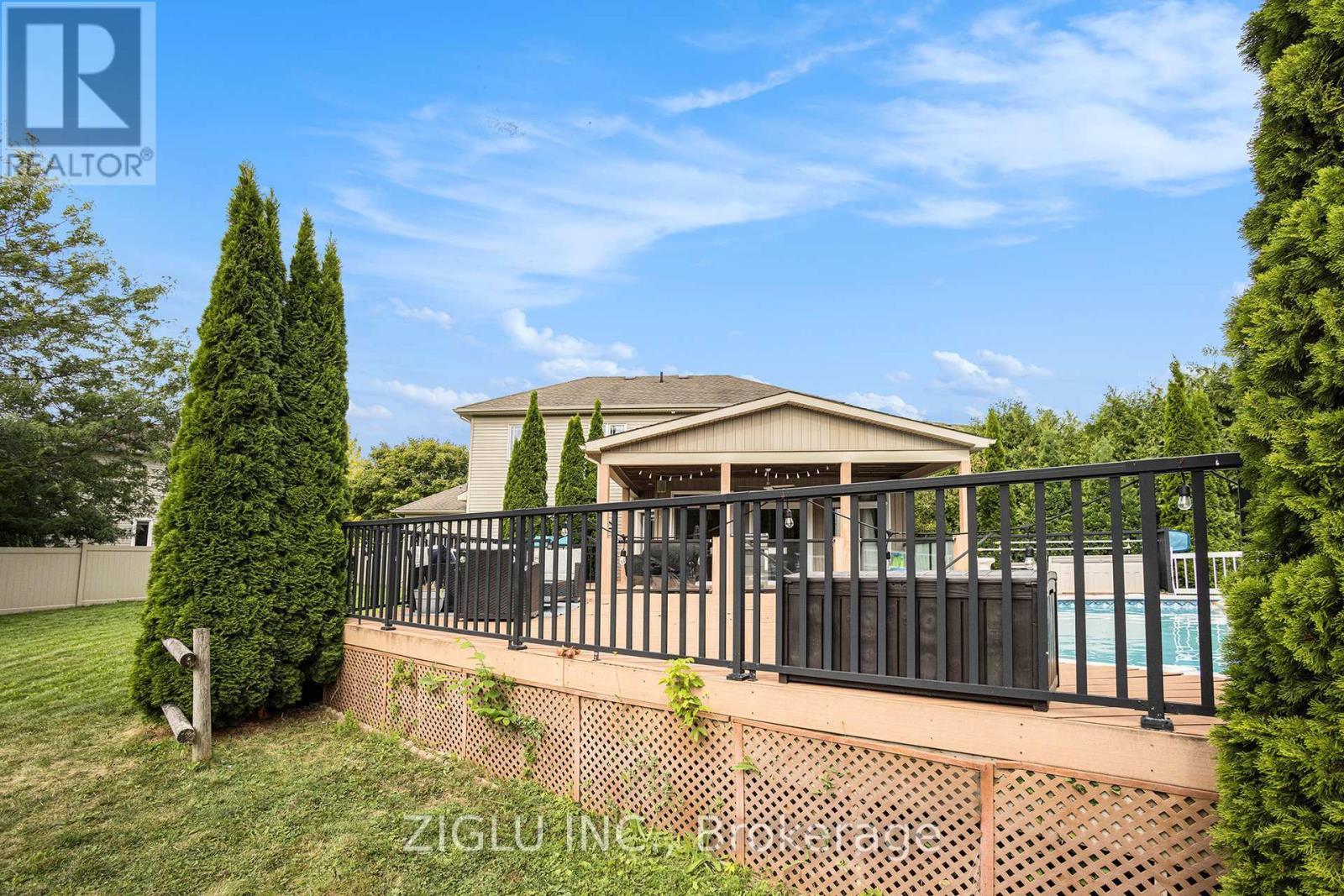 38 Oradea Crescent, Ottawa, ON - Outdoor With Deck Patio Veranda