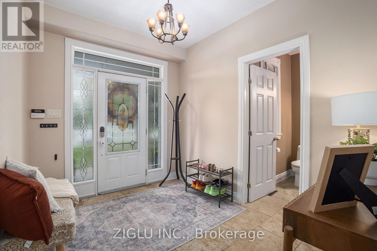 38 Oradea Crescent, Ottawa, ON - Indoor Photo Showing Other Room