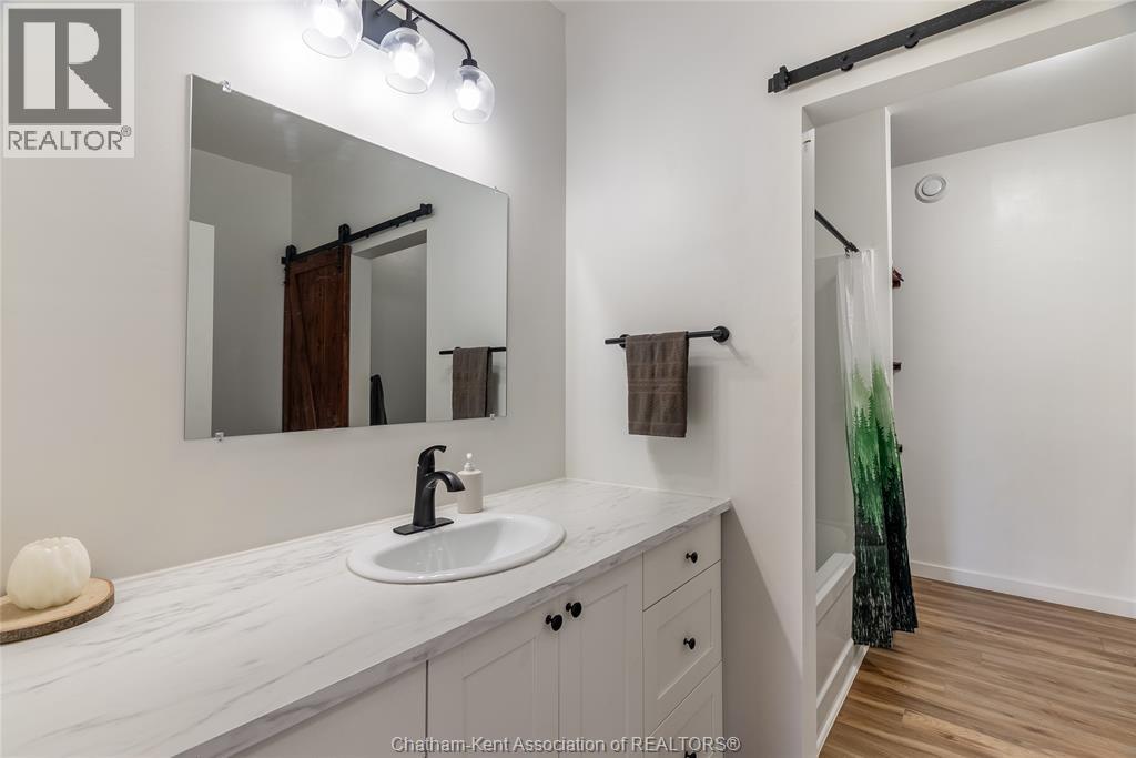 1357 Smith Falls Road, Dawn-Euphemia, ON - Indoor Photo Showing Bathroom
