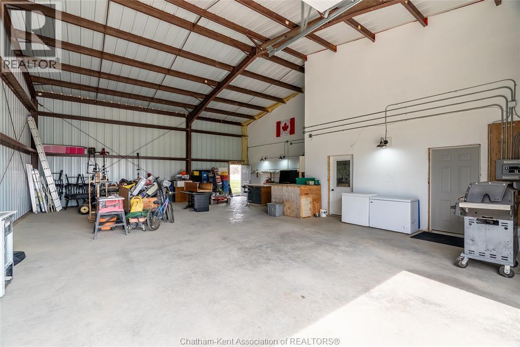 1357 Smith Falls Road, Dawn-Euphemia, ON - Indoor Photo Showing Garage