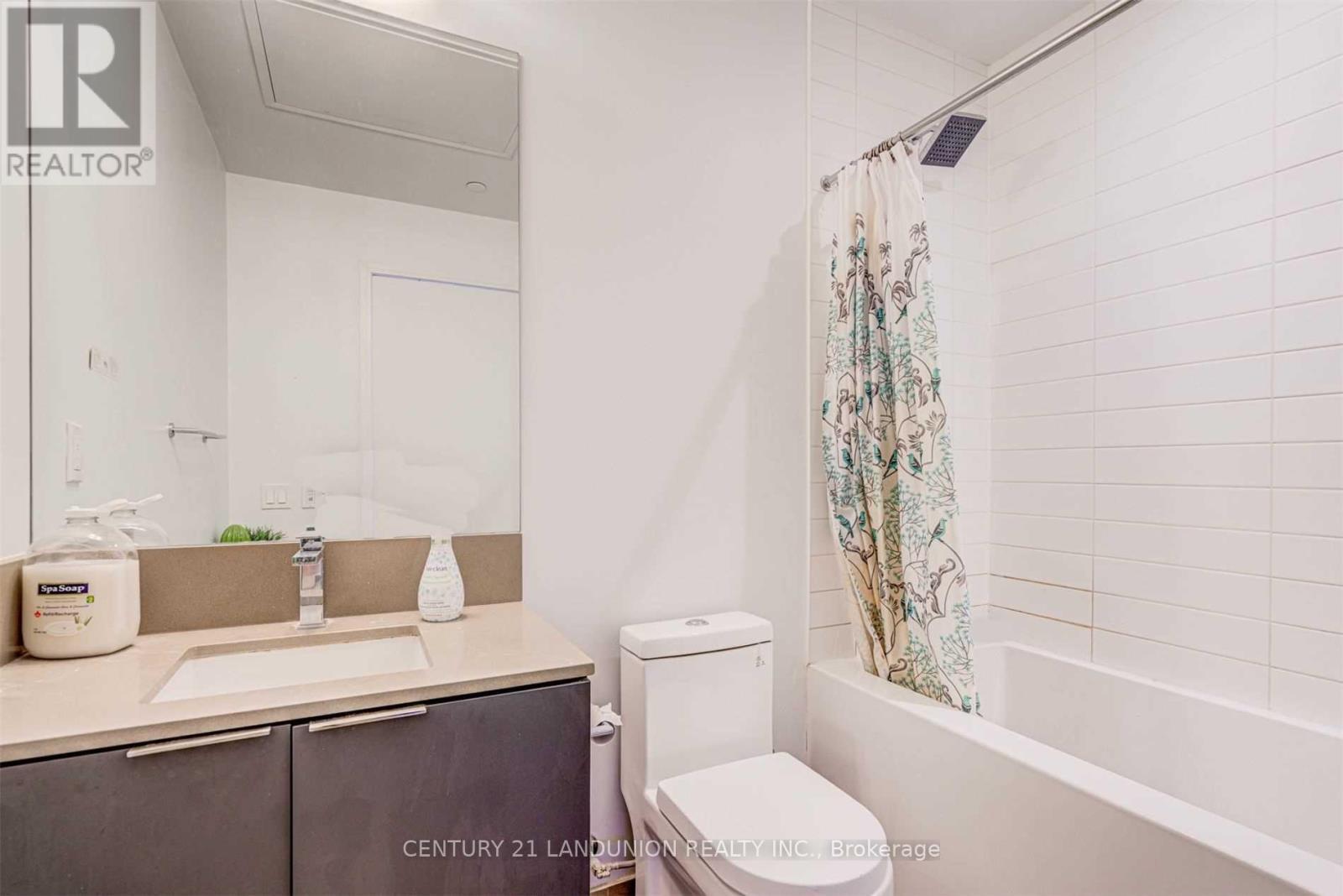 2905 - 181 Dundas Street E, Toronto, ON - Indoor Photo Showing Bathroom