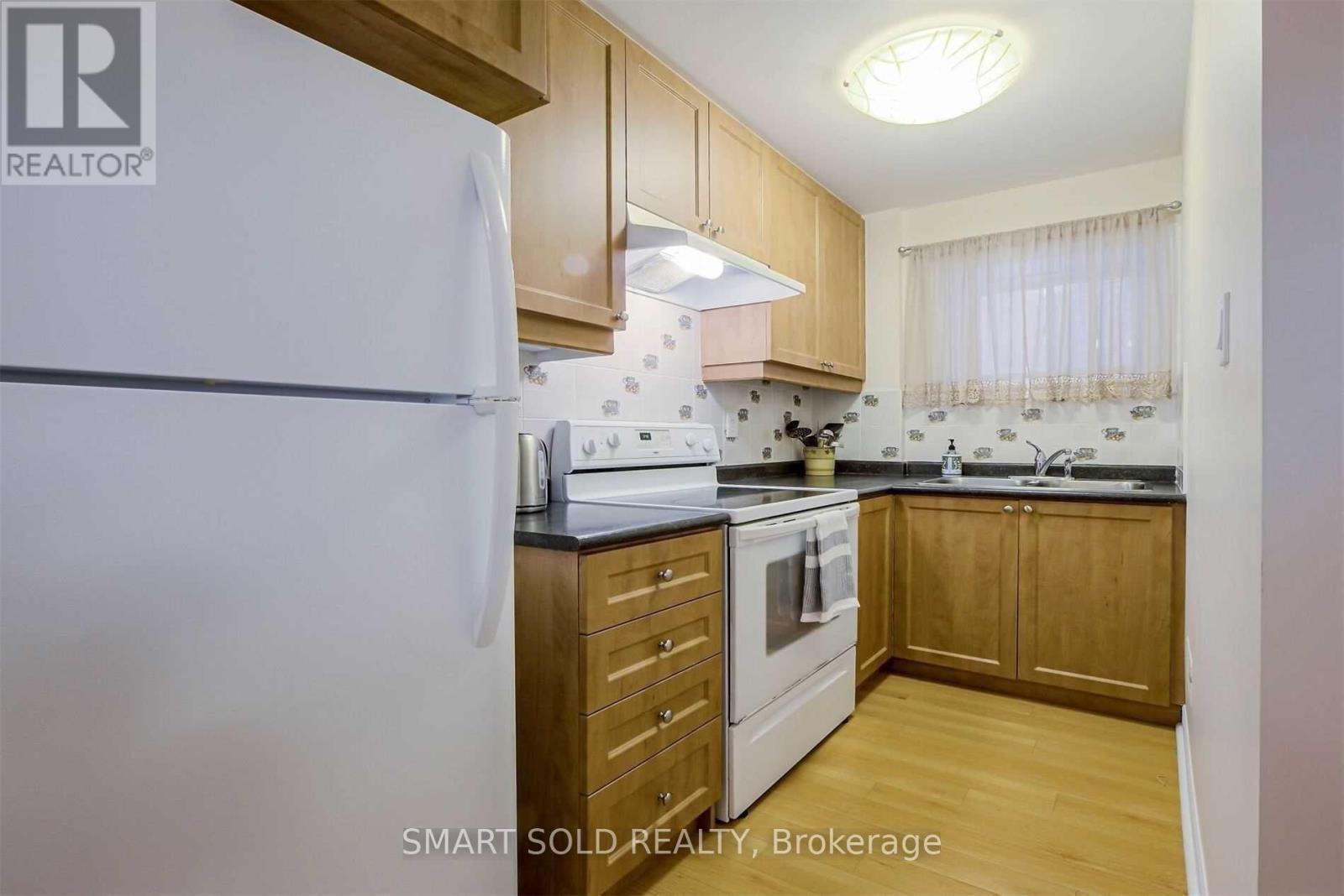(Bsmt) - 265 Oberfrick Avenue, Vaughan, ON - Indoor Photo Showing Kitchen With Double Sink