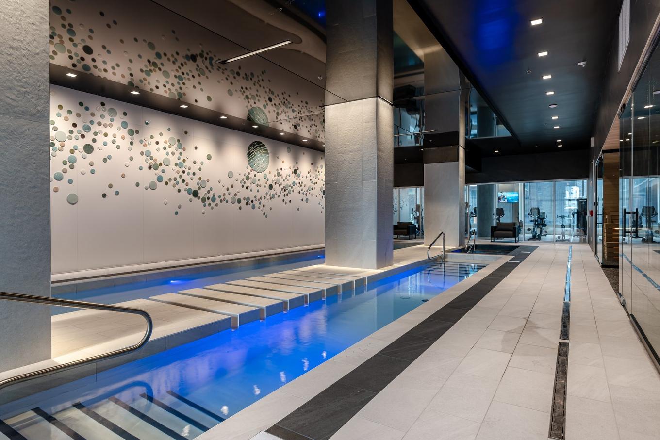 Piscine - 3709-1020 Rue De La Montagne, Montréal (Ville-Marie), QC - Indoor Photo Showing Other Room With In Ground Pool