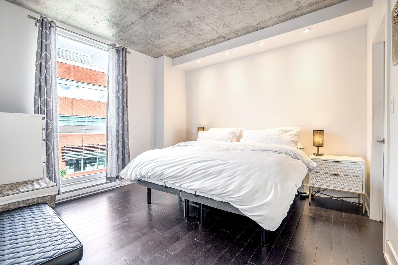 Bedroom - 613-711 Rue De La Commune O., Montréal (Ville-Marie), QC - Indoor Photo Showing Bedroom