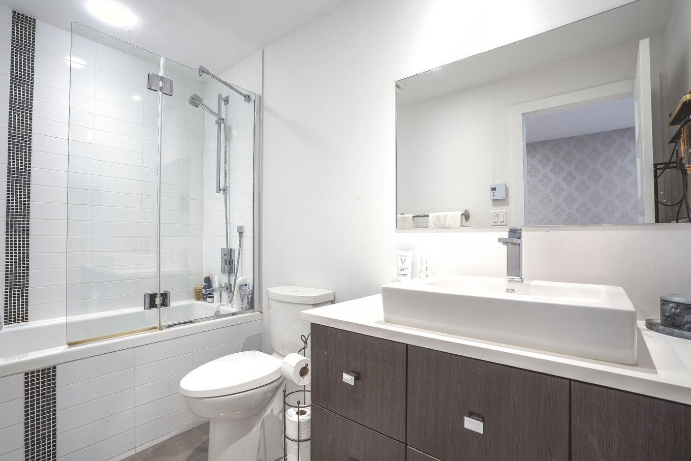 Bathroom - 613-711 Rue De La Commune O., Montréal (Ville-Marie), QC - Indoor Photo Showing Bathroom