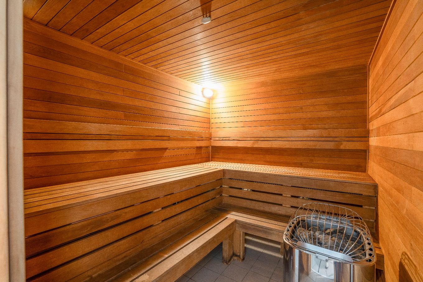Sauna - 613-711 Rue De La Commune O., Montréal (Ville-Marie), QC - Indoor Photo Showing Other Room