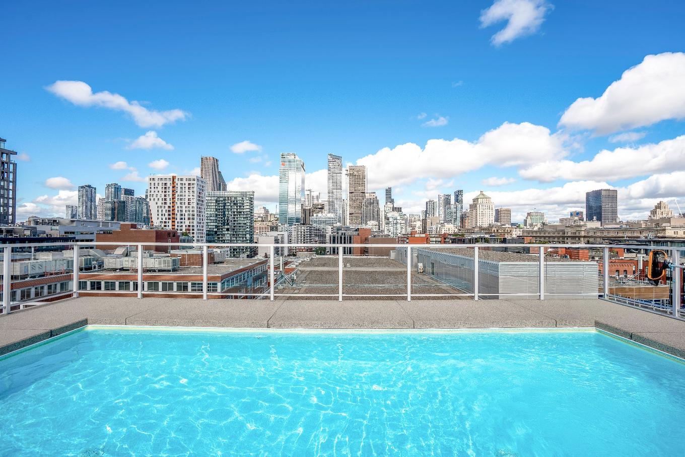 Pool - 613-711 Rue De La Commune O., Montréal (Ville-Marie), QC - Outdoor With In Ground Pool