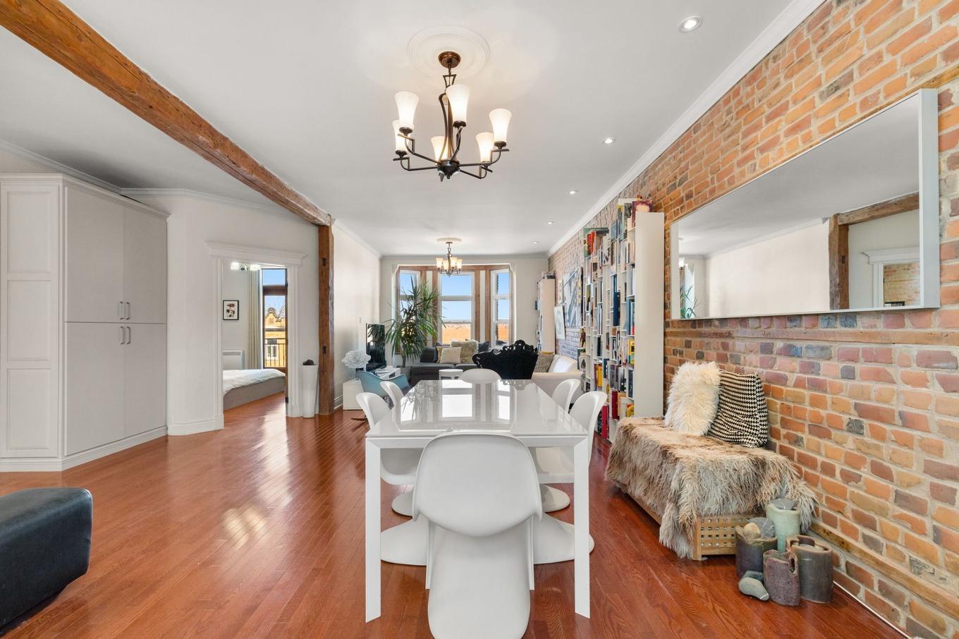 Salle à manger - 4-5830 Av. Du Parc, Montréal (Le Plateau-Mont-Royal), QC - Indoor