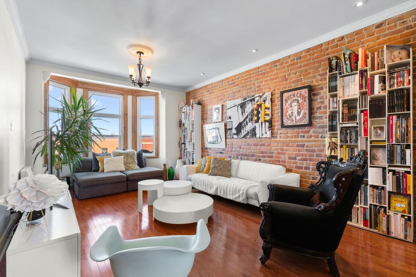 Salon - 4-5830 Av. Du Parc, Montréal (Le Plateau-Mont-Royal), QC - Indoor Photo Showing Living Room