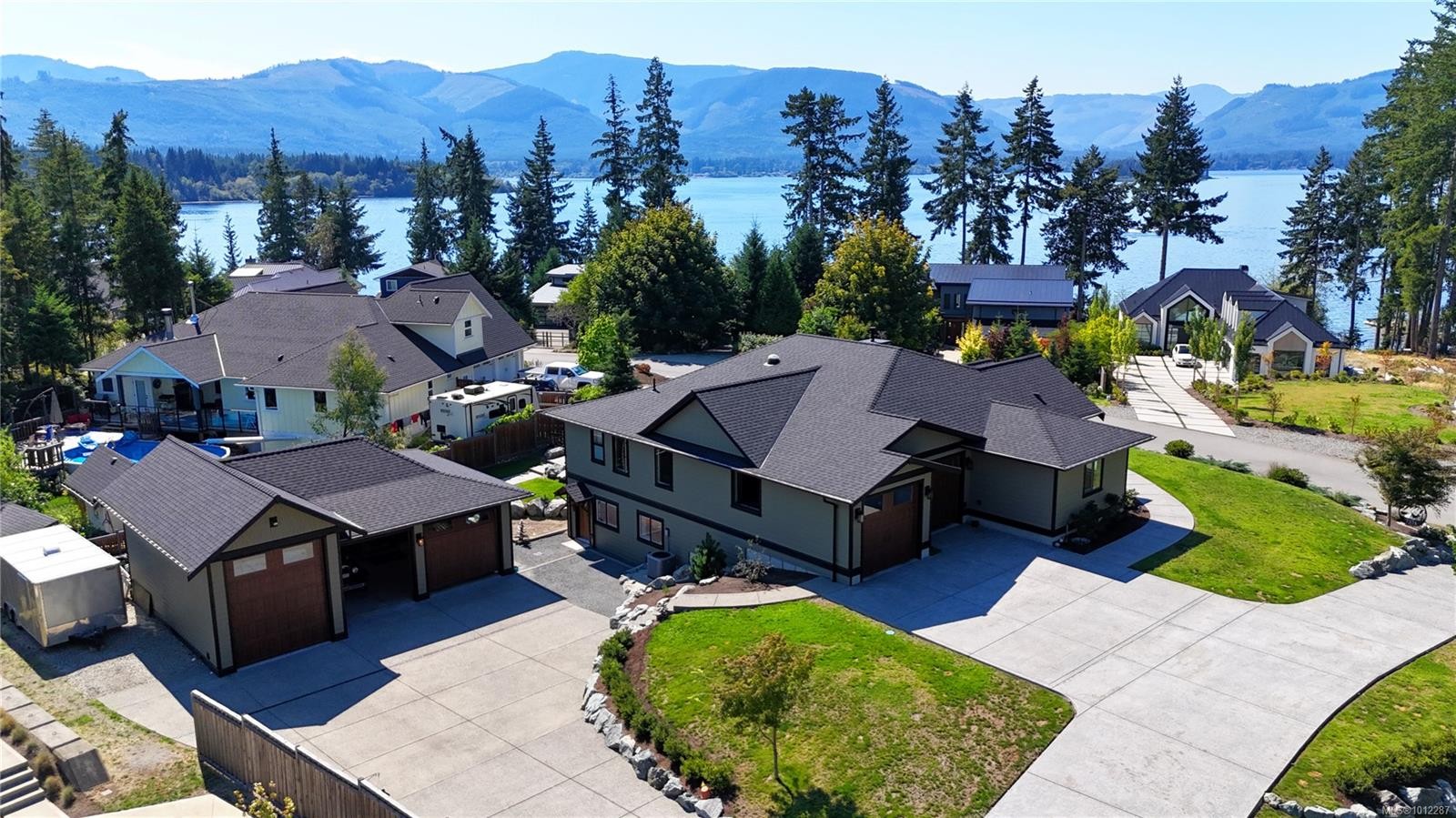 7375 Lakefront Dr, Lake Cowichan, BC