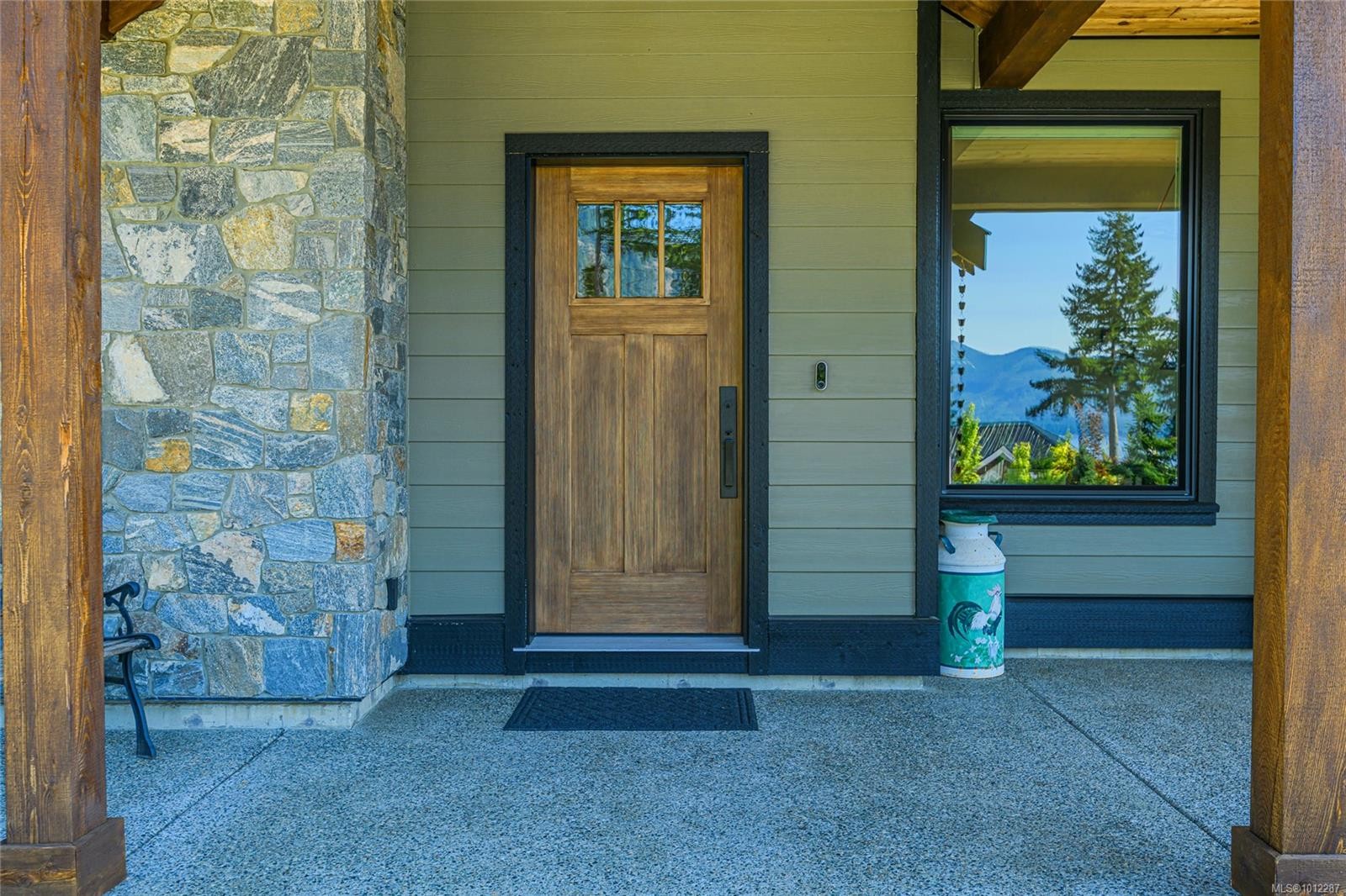 7375 Lakefront Dr, Lake Cowichan, BC