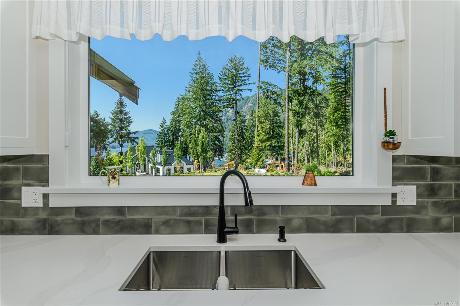 7375 Lakefront Dr, Lake Cowichan, BC