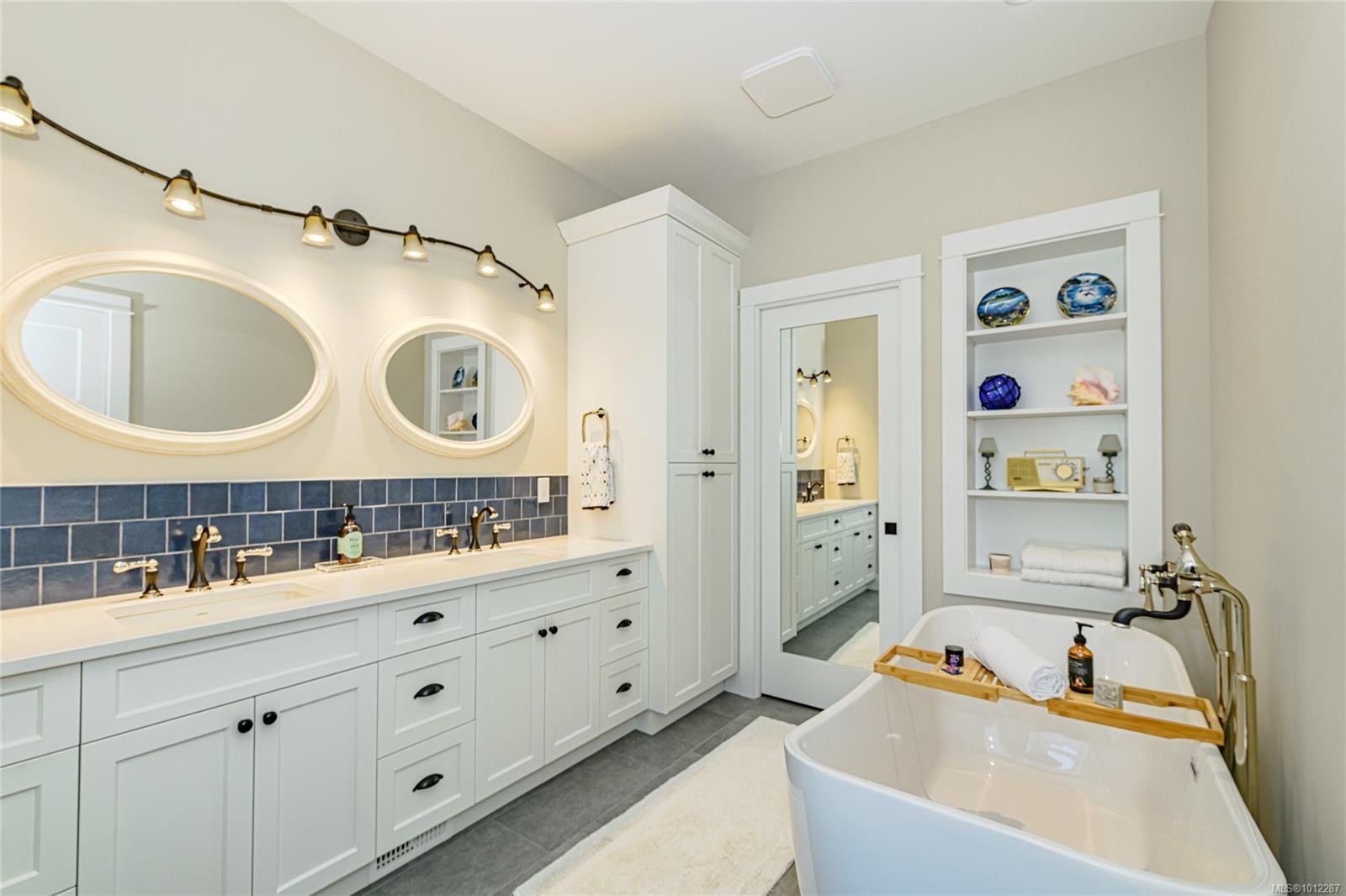 7375 Lakefront Dr, Lake Cowichan, BC