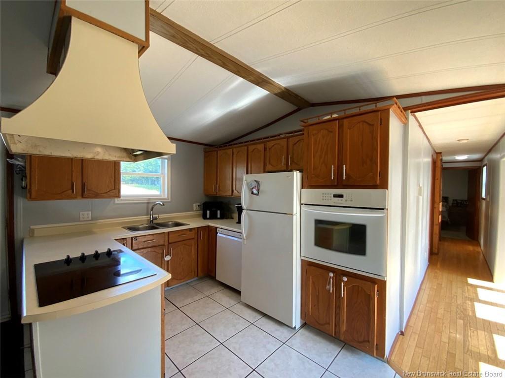 56 Le Paradis St, Saint-Jacques, NB