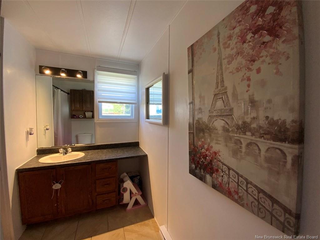 56 Le Paradis St, Saint-Jacques, NB