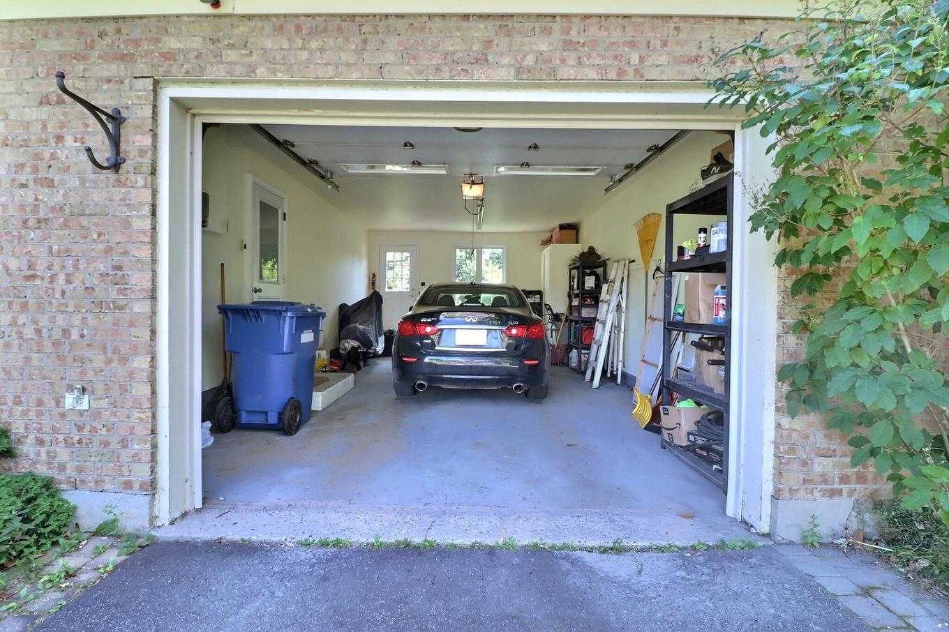 Garage - 60 Av. Des Rapides, Québec (Beauport), QC - Indoor Photo Showing Garage