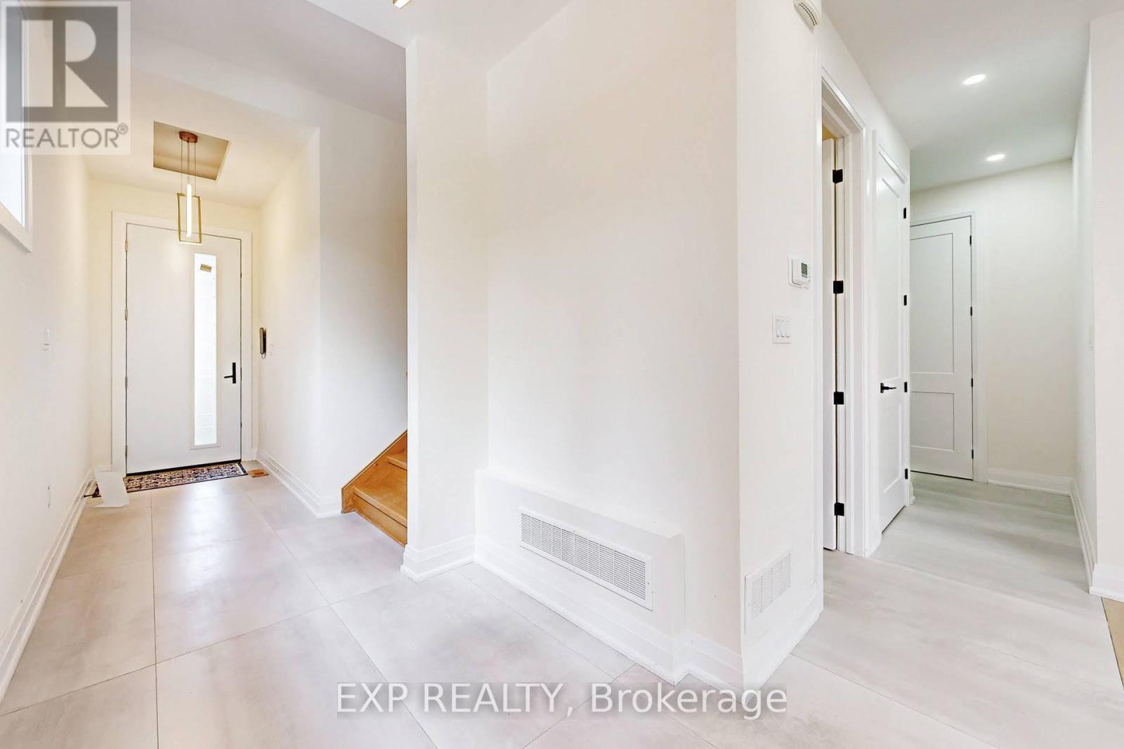768 Montbeck Crescent, Mississauga, ON - Indoor Photo Showing Other Room