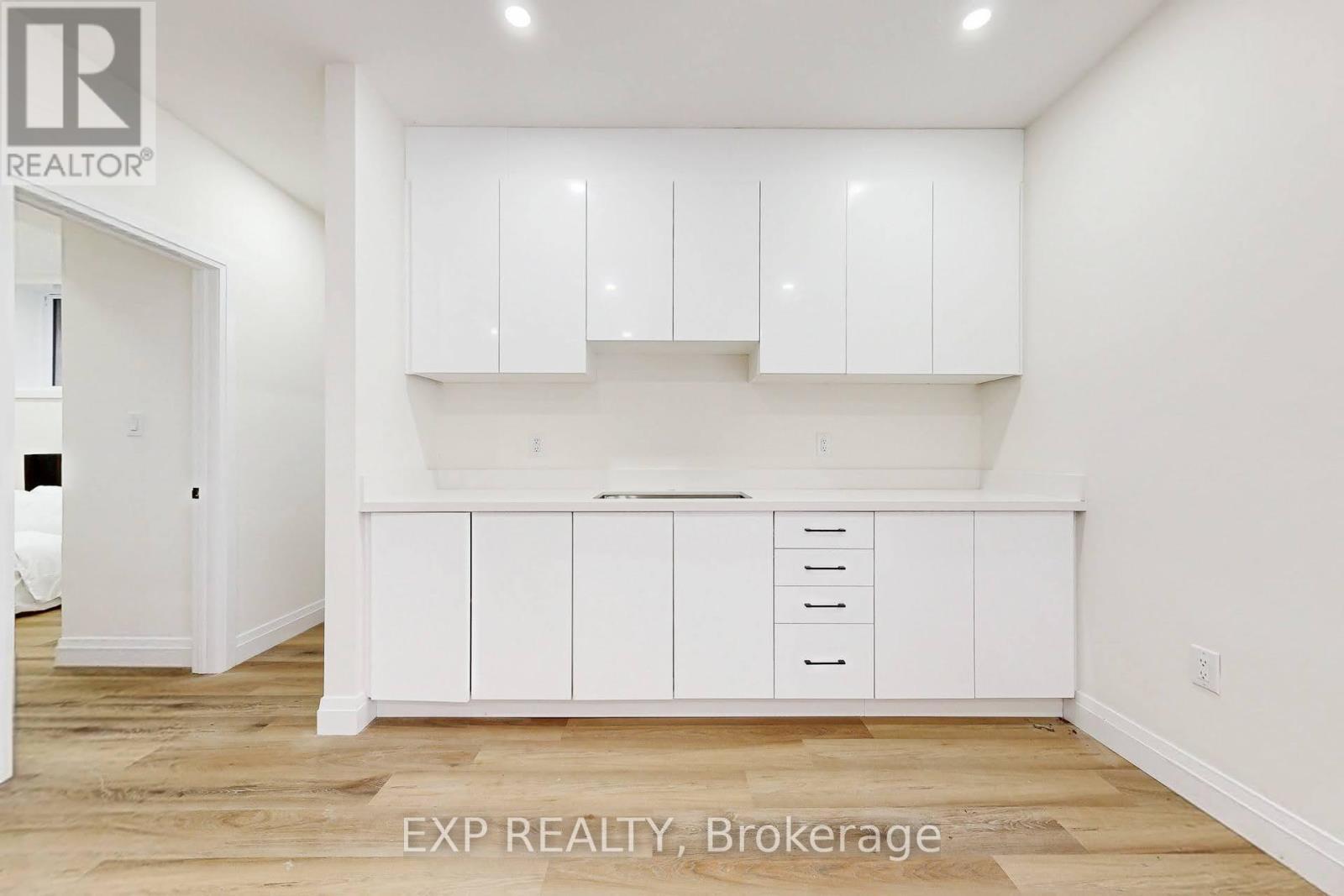 768 Montbeck Crescent, Mississauga, ON - Indoor Photo Showing Other Room