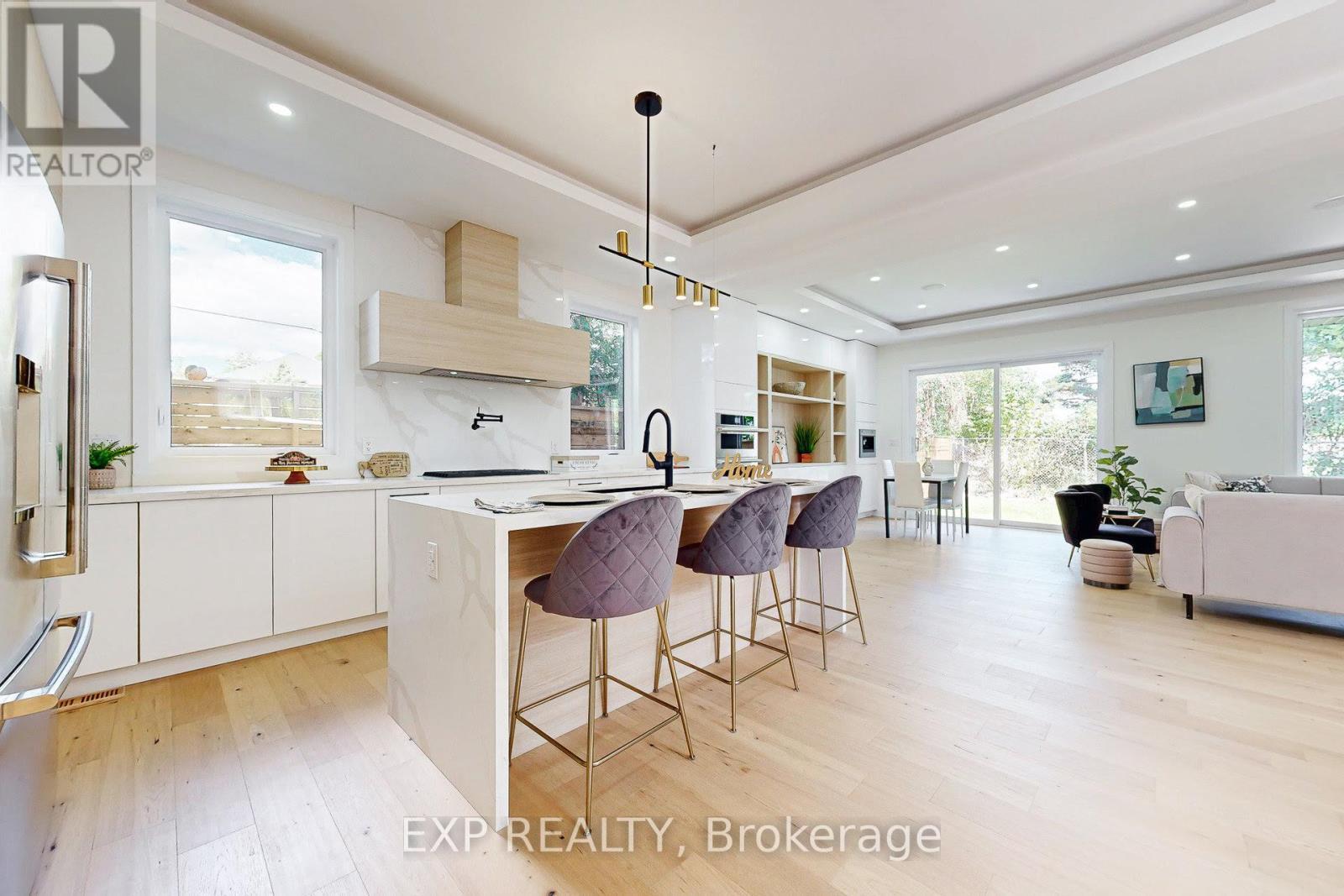 768 Montbeck Crescent, Mississauga, ON - Indoor Photo Showing Kitchen