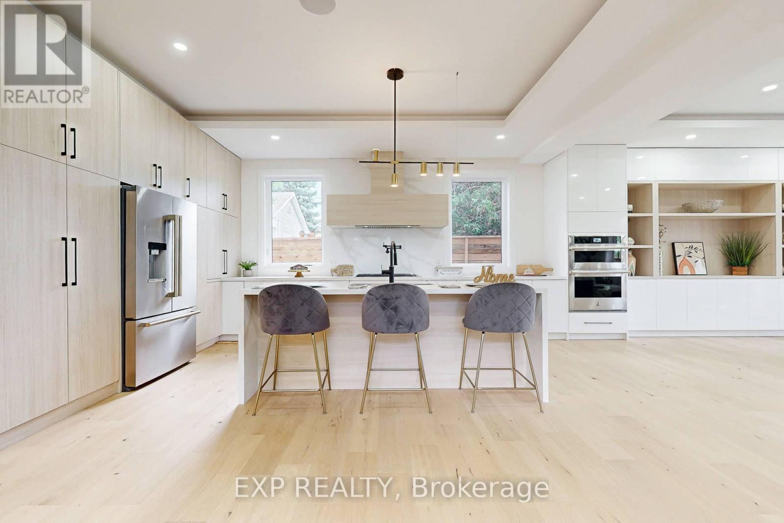 768 Montbeck Crescent, Mississauga, ON - Indoor Photo Showing Kitchen