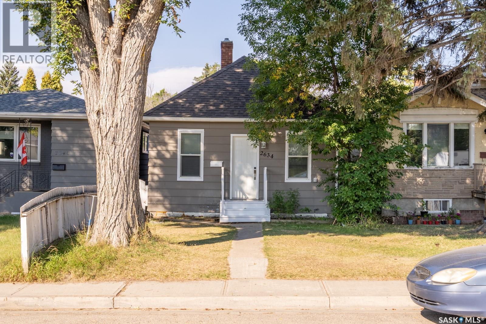 2634 Atkinson Street, Regina, SK - Outdoor With Facade