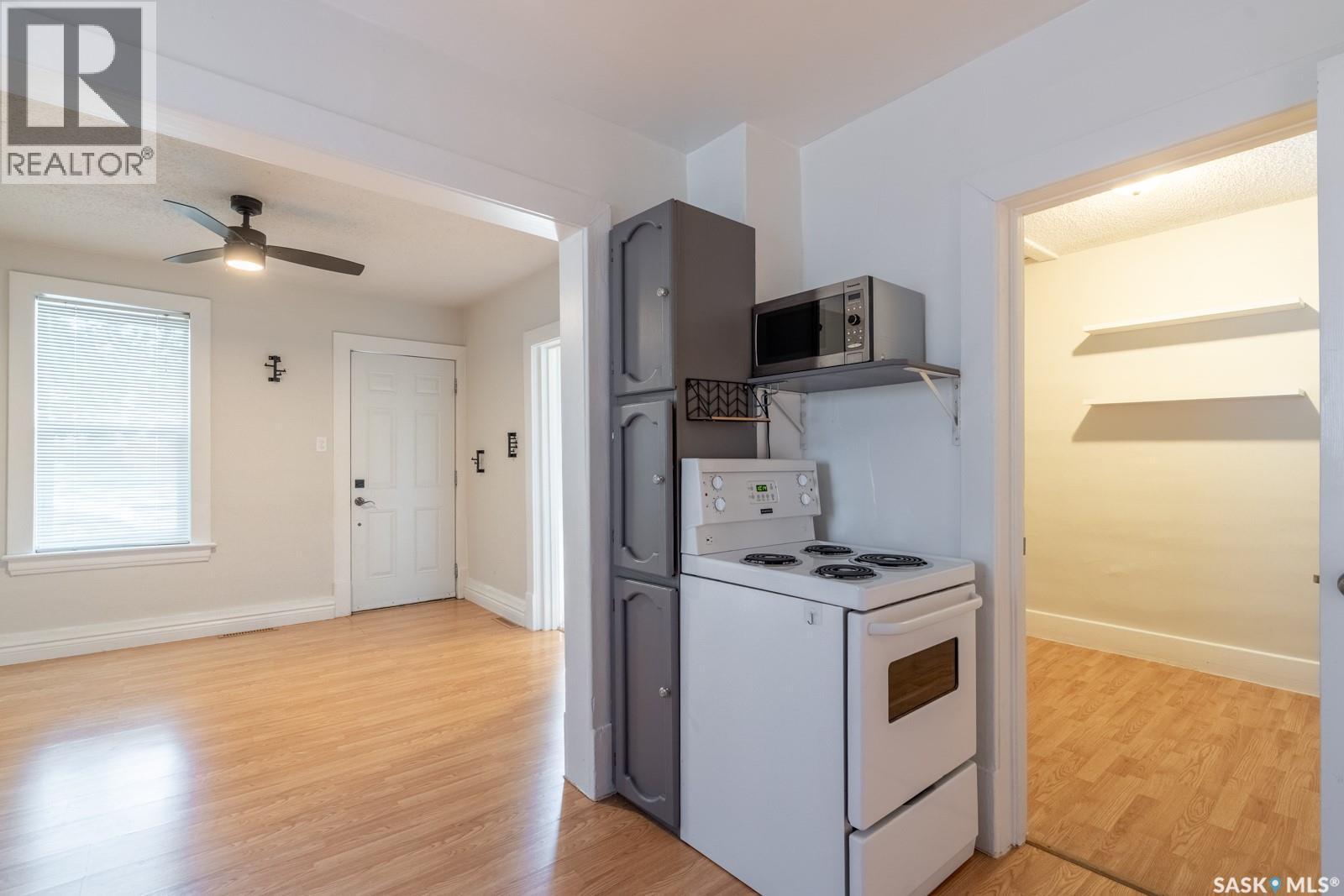 2634 Atkinson Street, Regina, SK - Indoor Photo Showing Kitchen
