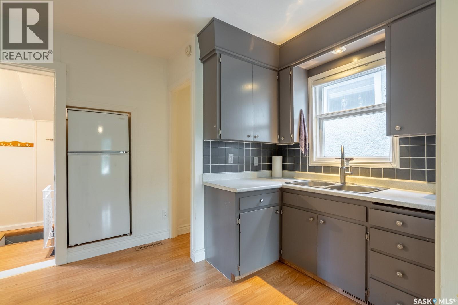 2634 Atkinson Street, Regina, SK - Indoor Photo Showing Kitchen With Double Sink
