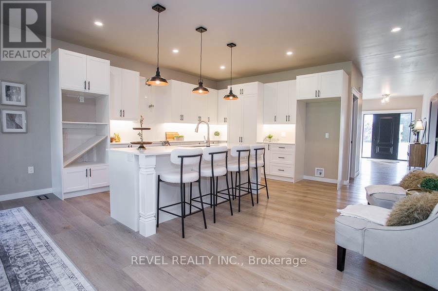 5 Scott Drive, Norfolk, ON - Indoor Photo Showing Kitchen