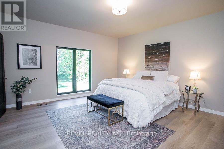 5 Scott Drive, Norfolk, ON - Indoor Photo Showing Bedroom