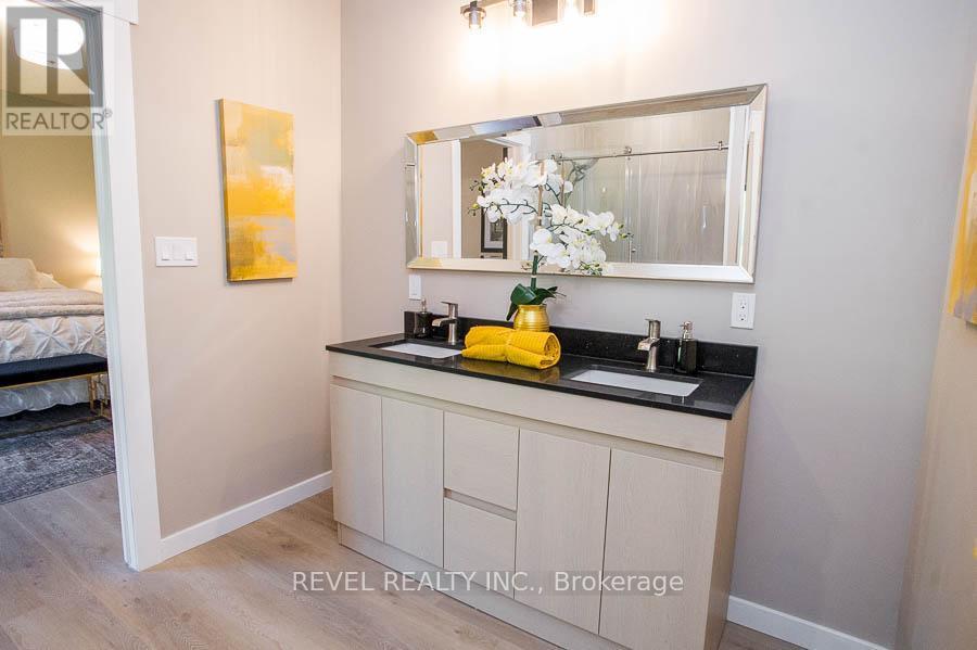 5 Scott Drive, Norfolk, ON - Indoor Photo Showing Bathroom