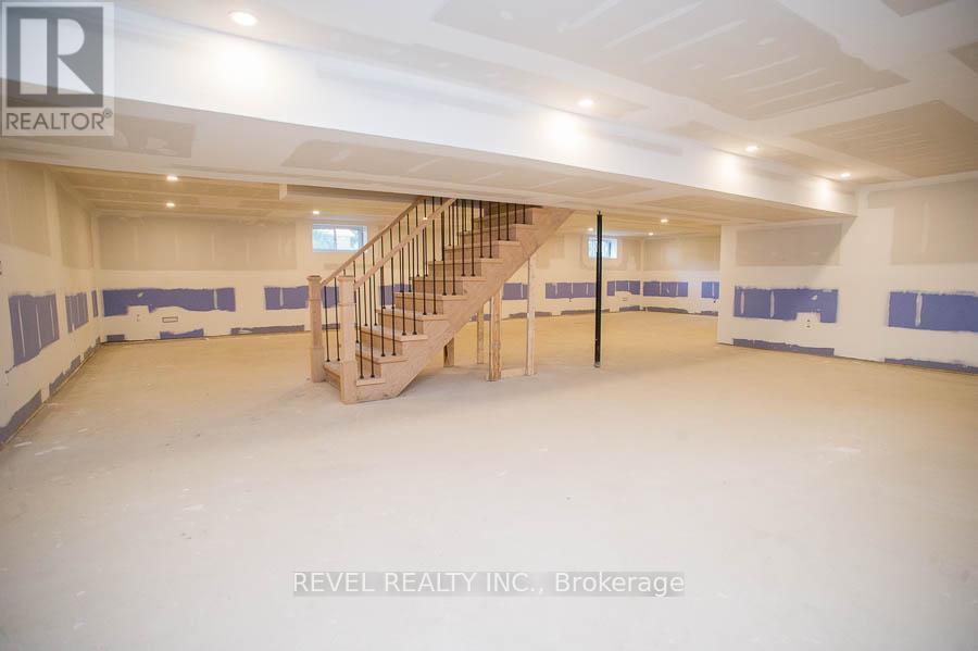 5 Scott Drive, Norfolk, ON - Indoor