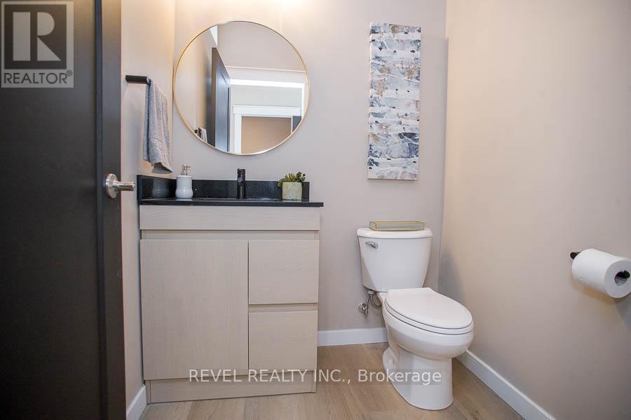 5 Scott Drive, Norfolk, ON - Indoor Photo Showing Bathroom