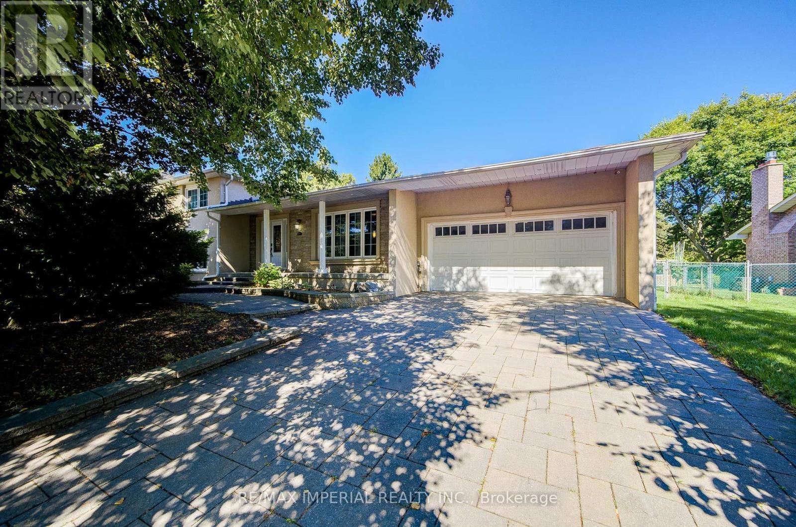 20 Blackforest Drive, Richmond Hill, ON - Outdoor