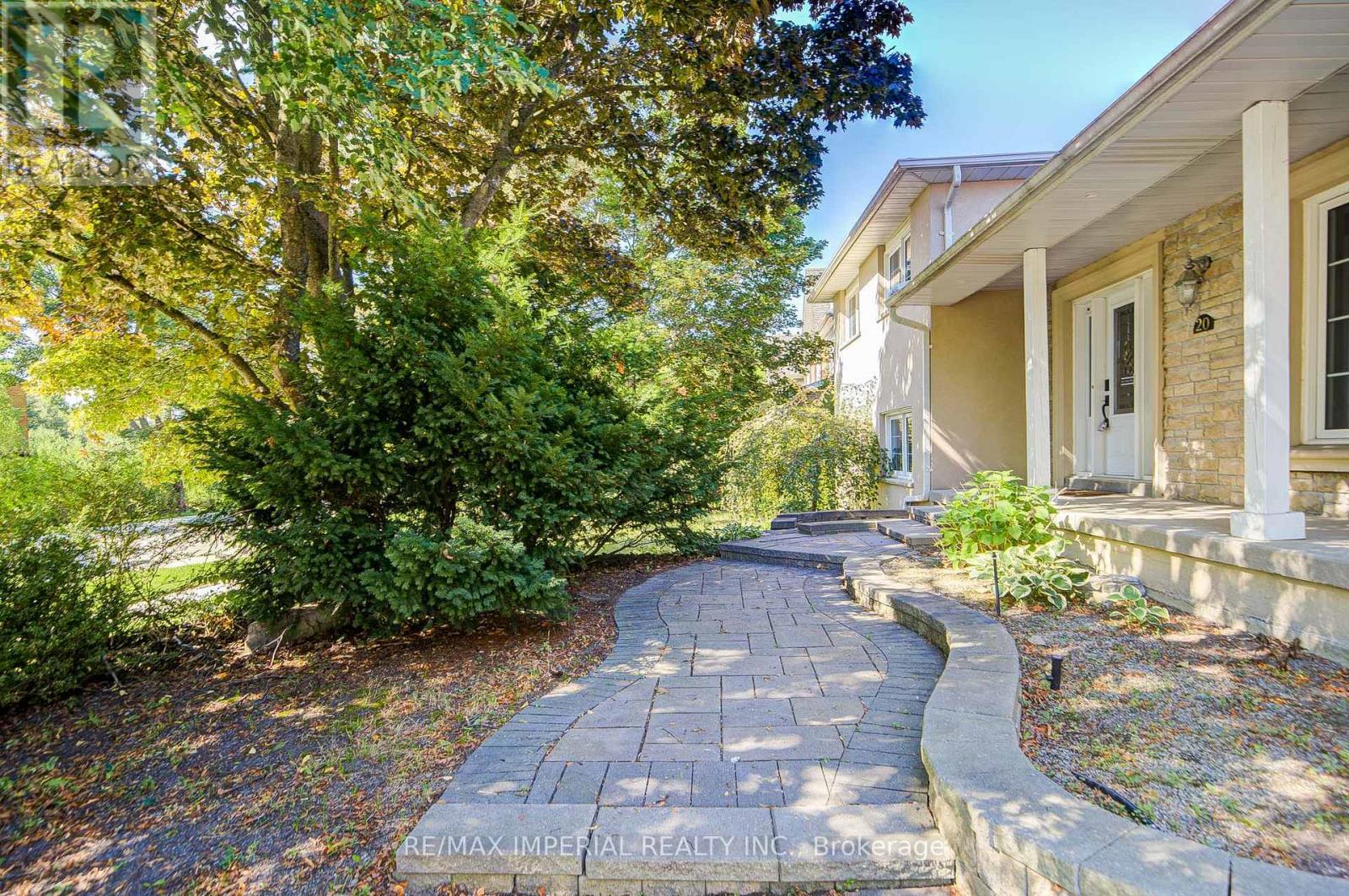 20 Blackforest Drive, Richmond Hill, ON - Outdoor With Deck Patio Veranda