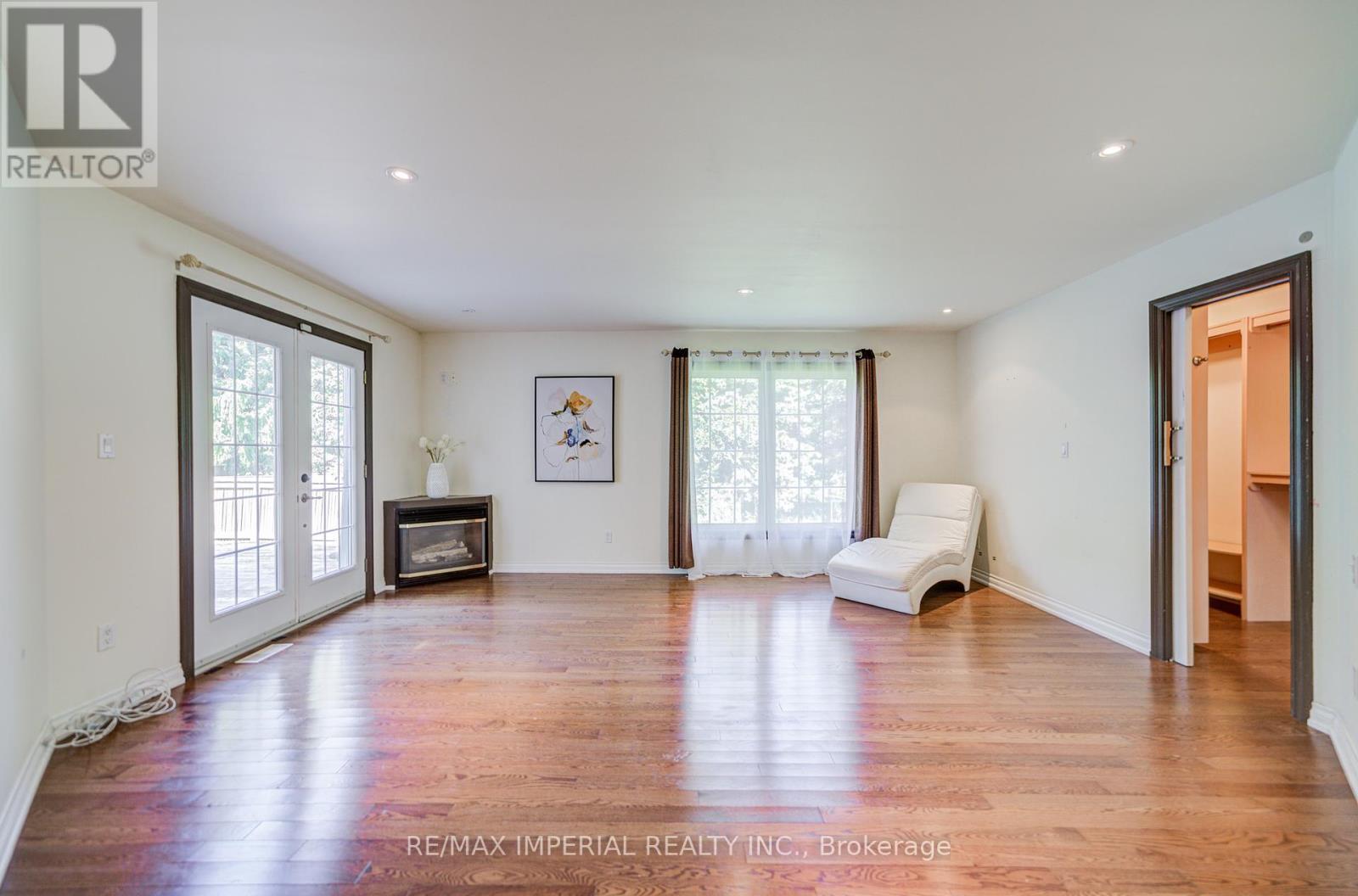 20 Blackforest Drive, Richmond Hill, ON - Indoor