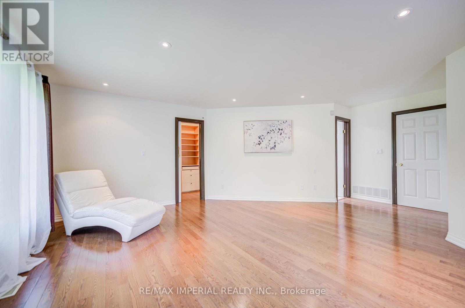 20 Blackforest Drive, Richmond Hill, ON - Indoor