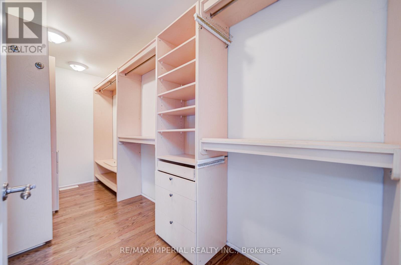 20 Blackforest Drive, Richmond Hill, ON - Indoor