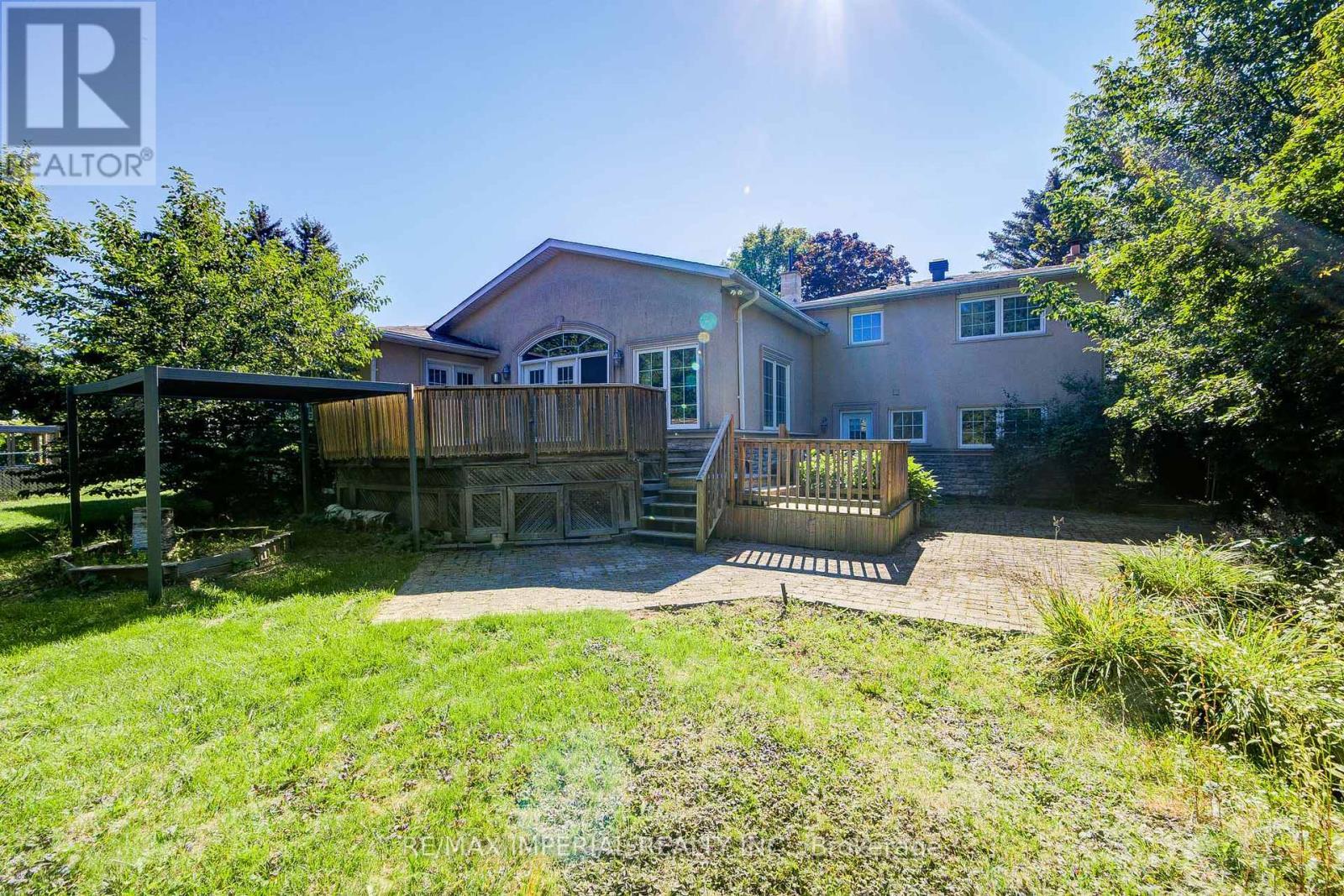 20 Blackforest Drive, Richmond Hill, ON - Outdoor With Deck Patio Veranda